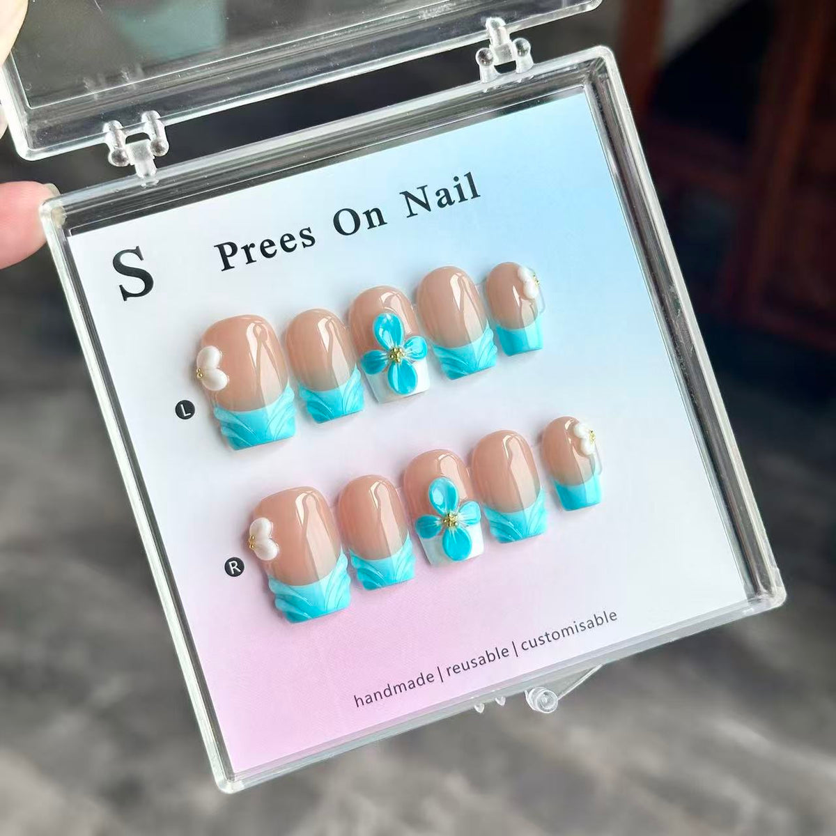 Handmade Turquoise French Press On Nails, 3D Blue & White Flower Square Fake Nails, Nude Base Reusable Glue On False Nails for Summer Vacation\10PC